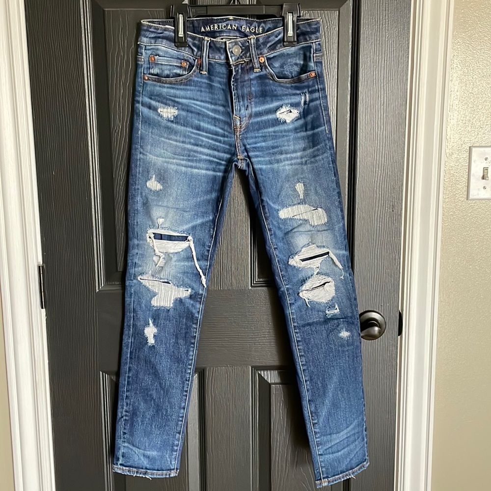 American Eagle distressed Jeans